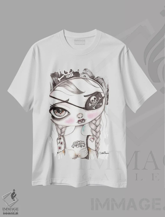 تیشرت سفید طرح دار کایرا دزد دریایی ۲، هنر فاخر معاصر اثر داتی گلیسون | immage.ir