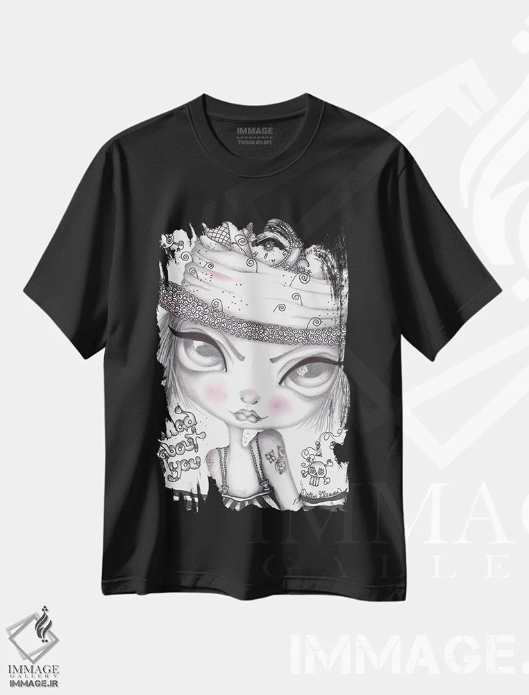 تیشرت مشکی طرح دار دیوانهٔ تو، هنر فاخر معاصر اثر داتی گلیسون | immage.ir
