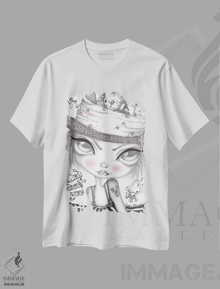 تیشرت سفید طرح دار دیوانهٔ تو، هنر فاخر معاصر اثر داتی گلیسون | فروشگاه ایماژ
