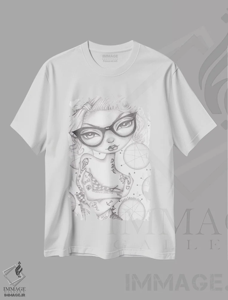 تیشرت سفید طرح دار بتی، هنر فاخر معاصر اثر داتی گلیسون | فروشگاه ایماژ