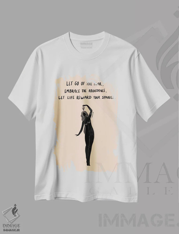 تیشرت سفید طرح دار وفور، تزئینی اثر دانیکا گیم | immage.ir