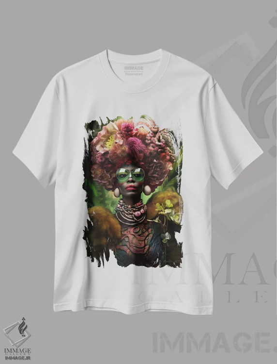 تیشرت سفید طرح دار زن آفریقایی رترو فیوچریست، هنر آمریکایی آفریقایی تبار اثر دیجیتال وایلد آرت | فروشگاه ایماژ