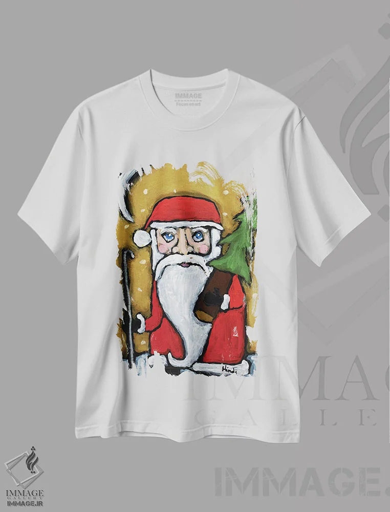 تیشرت سفید طرح دار درخت کریسمس بابانوئل، دکور تعطیلات اثر دیویدای هینْدز | فروشگاه ایماژ