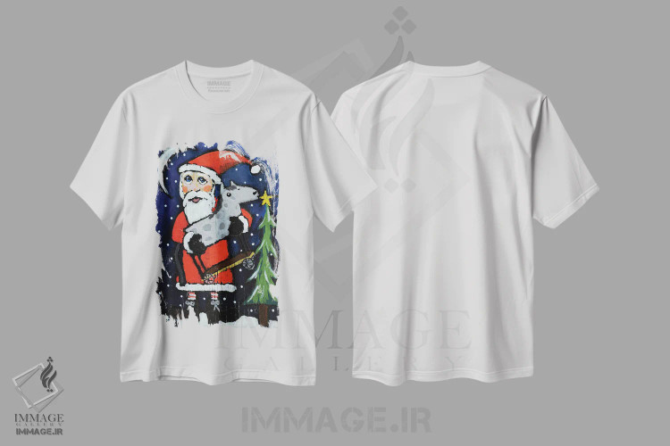 تیشرت سفید طرح دار اسب بازی بابانوئل، دکور تعطیلات اثر دیویدای هینْدز | immage.ir