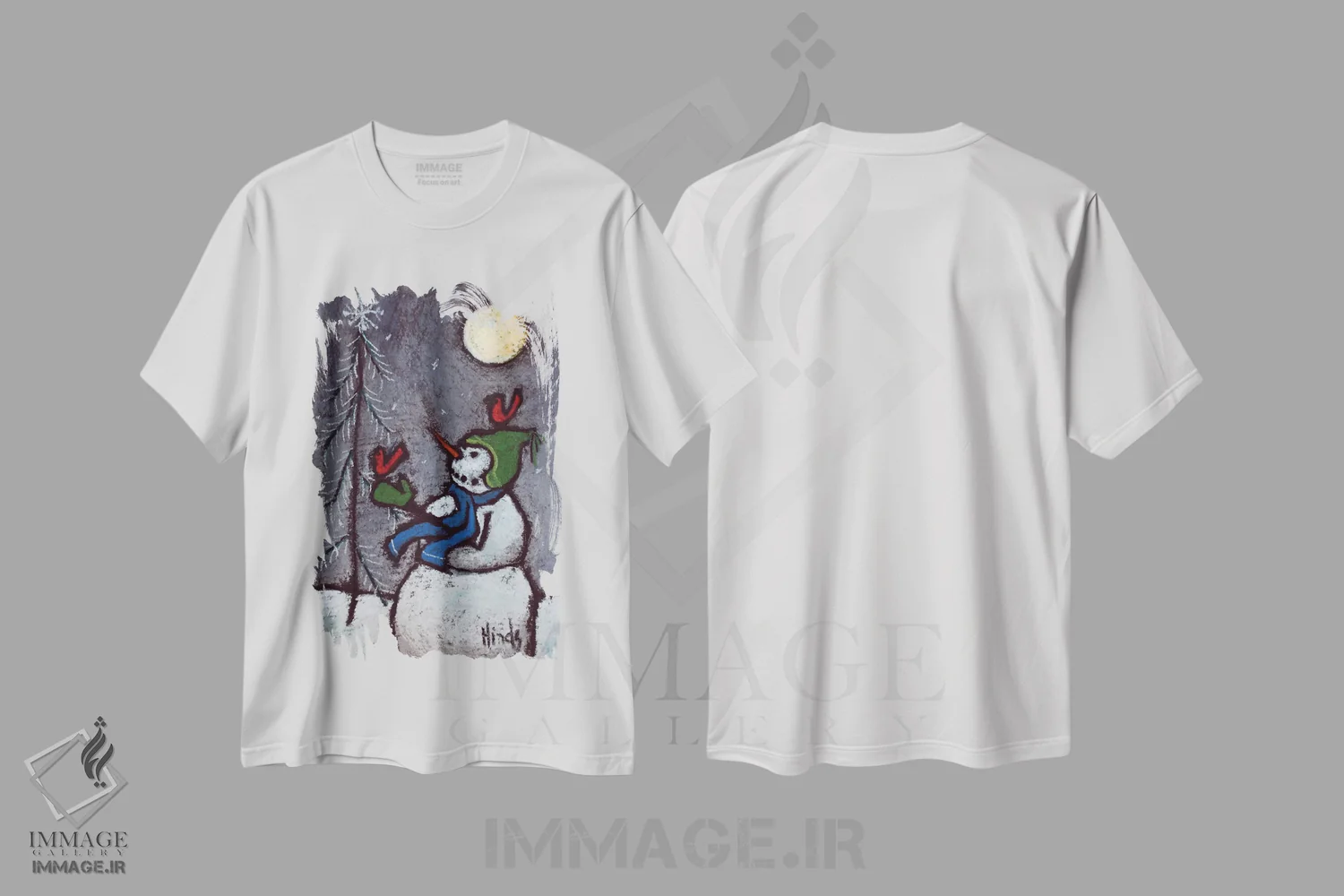تیشرت سفید طرح دار آدم برفی و پرندگان قرمز، دکور تعطیلات اثر دیویدای هینْدز | immage.ir