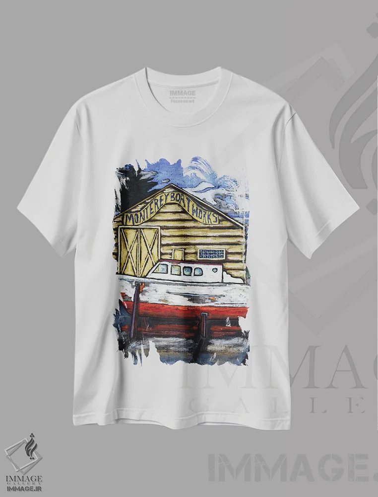 تیشرت سفید طرح دار کارگاه قایق سازی مونتری، تزئینی اثر دیویدای هینْدز | immage.ir