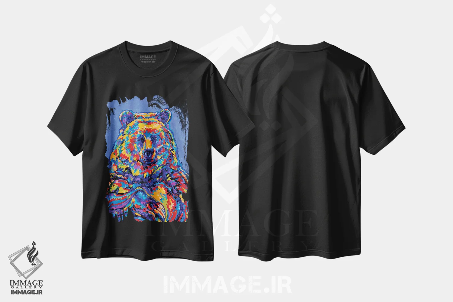 تیشرت مشکی طرح دار خرس بودا، دکور کلبه و لژ اثر دریک هیگینز | immage.ir