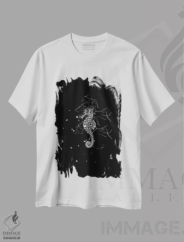 تیشرت سفید طرح دار اسب دریایی مرمری، تزئینی اثر پیج ترنر | فروشگاه ایماژ