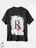 تیشرت مشکی طرح دار حرف R با گل های آبرنگی، دکور معاصر اثر پیج ترنر | فروشگاه ایماژ