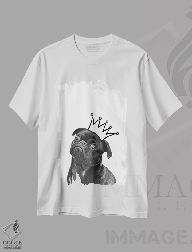 تیشرت سفید طرح دار توله سگ با تاج - پاگ، هنر دیجیتال اثر پیج ترنر | فروشگاه ایماژ