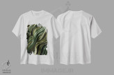 تیشرت سفید طرح دار موج سبز، عمودی اثر دنی ایوان | immage.ir