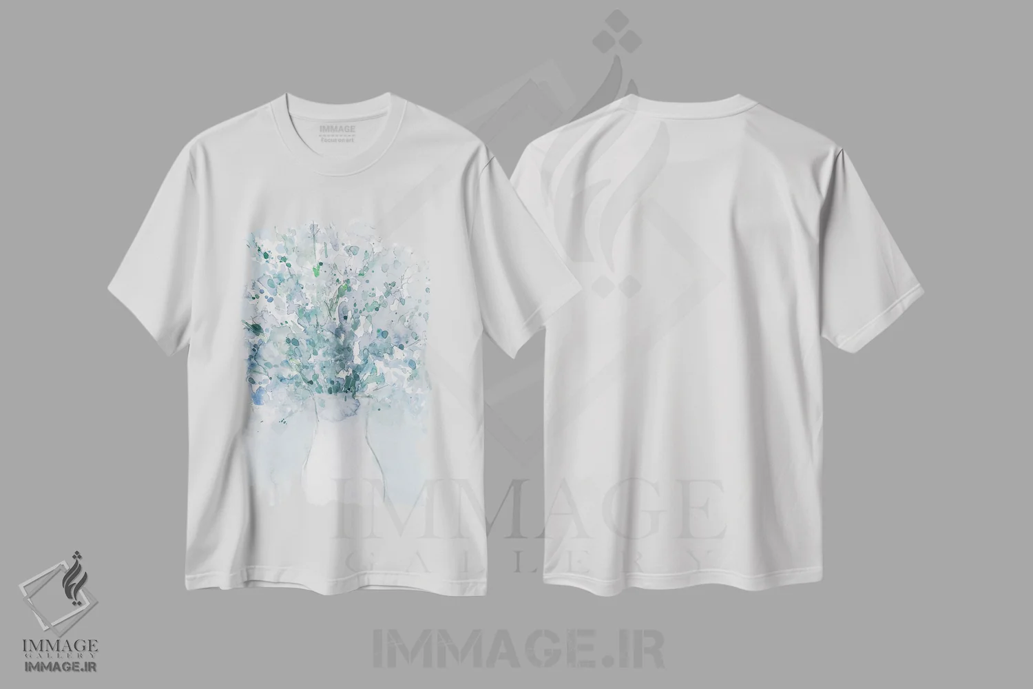 تیشرت سفید طرح دار آرایش آبی پودری در گلدان I، دکور معاصر اثر ساموئل دیکسون | فروشگاه ایماژ