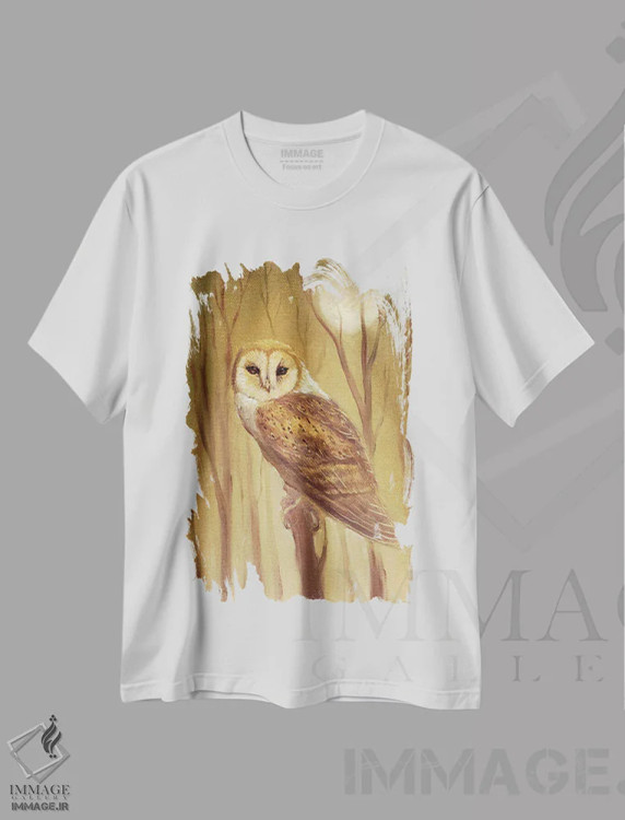 تیشرت سفید طرح دار جغد، دکور کلبه و لژ اثر دیوید جواکین | فروشگاه ایماژ