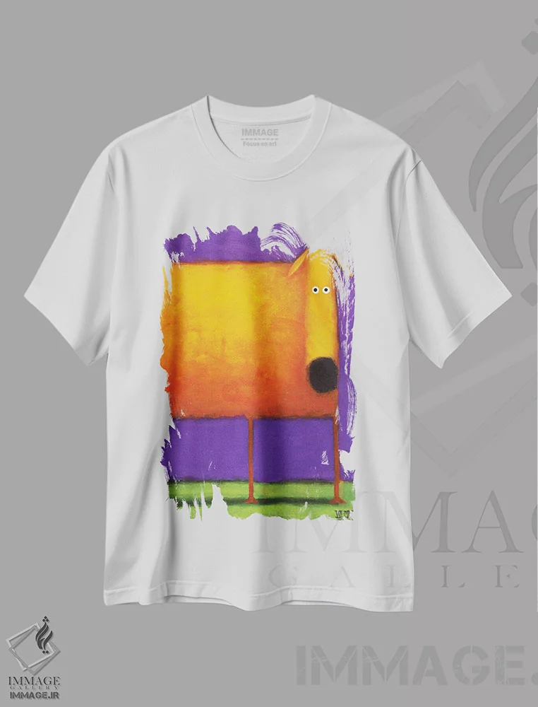 تیشرت سفید طرح دار سگ نارنجی یک، هنر فاخر معاصر اثر دنیل پاتریک کس لر | immage.ir