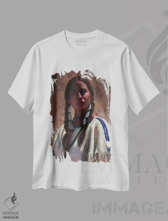 تیشرت سفید طرح دار چشم هایی که سخن می گویند، تزئینی اثر دیوید ادوارد کوسرا | immage.ir
