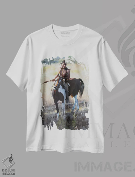 تیشرت سفید طرح دار از روشنایی به سایه، تزئینی اثر دیوید ادوارد کوسرا | immage.ir