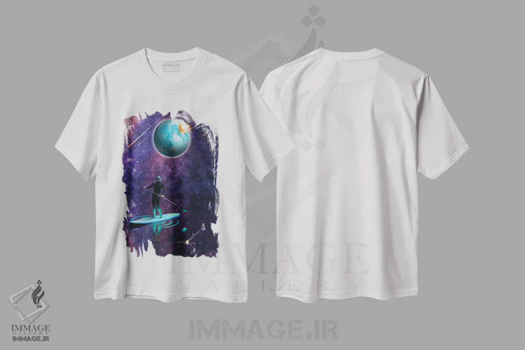 تیشرت سفید طرح دار پارو زدن زیر نور ماه، هنر فاخر معاصر اثر دیوید لوبلاو | immage.ir