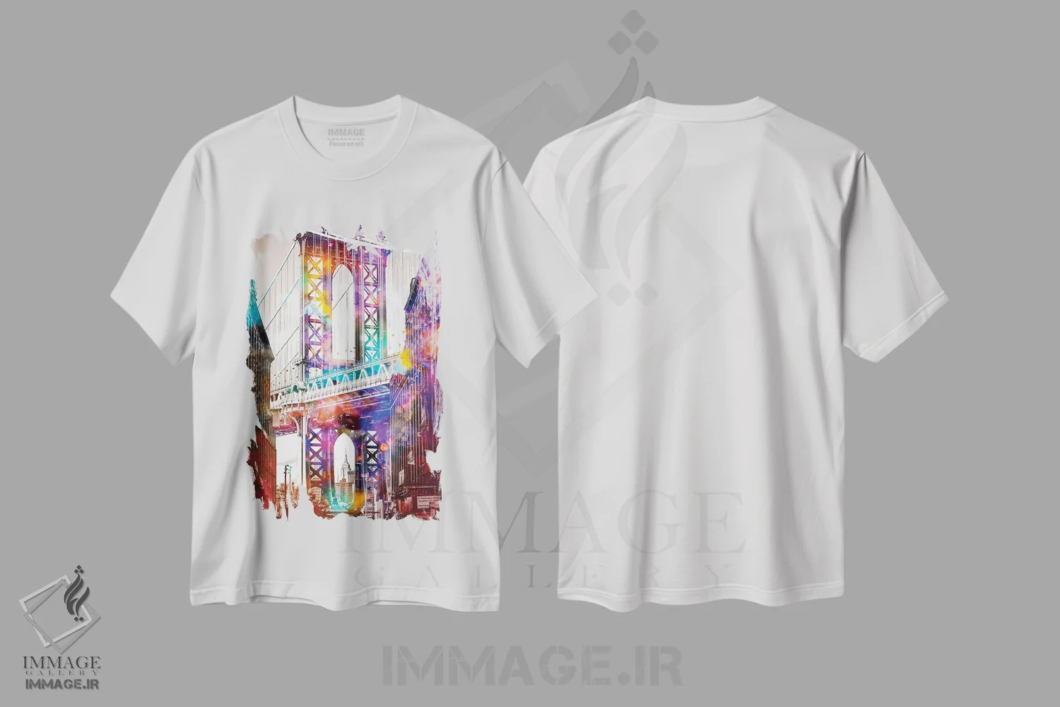 تیشرت سفید طرح دار سفر در زمان روی پل بروکلین، هنر دیجیتال اثر دیوید لوبلاو | immage.ir