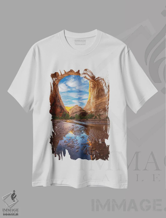 تیشرت سفید طرح دار درهٔ کایوتی، مدیوم اثر داستین لِفور | immage.ir