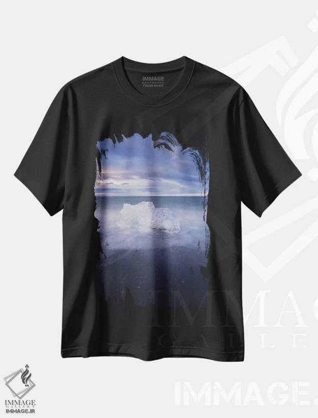 تیشرت مشکی طرح دار ساحل یخی، مدیوم اثر داستین لِفور | فروشگاه ایماژ