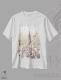 تیشرت سفید طرح دار بهار فراوان، مدیوم اثر داستین لِفور | immage.ir