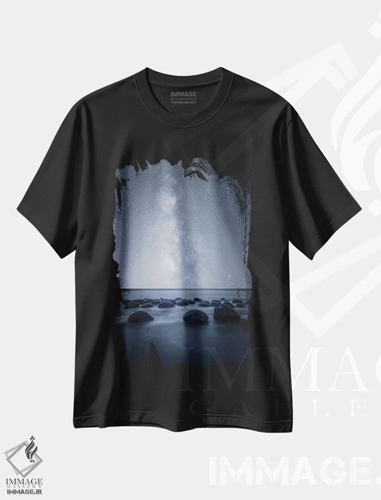 تیشرت مشکی طرح دار توده های سپتاریان، مدیوم اثر داستین لِفور | immage.ir