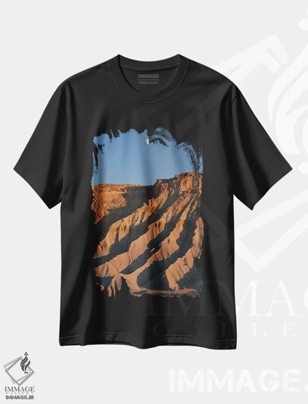 تیشرت مشکی طرح دار مسا با ماه کامل، مدیوم اثر داستین لِفور | فروشگاه ایماژ