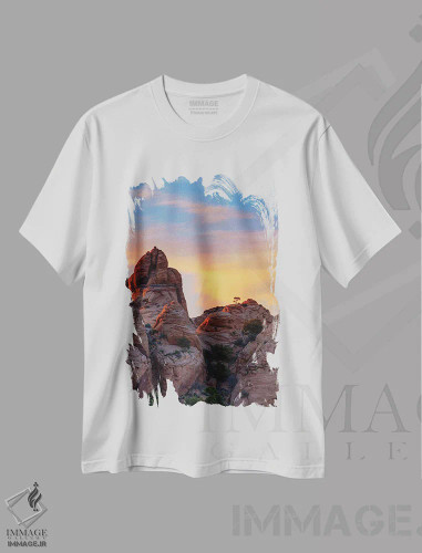 تیشرت سفید طرح دار پشت صخره های موآب، مدیوم اثر داستین لِفور | فروشگاه ایماژ