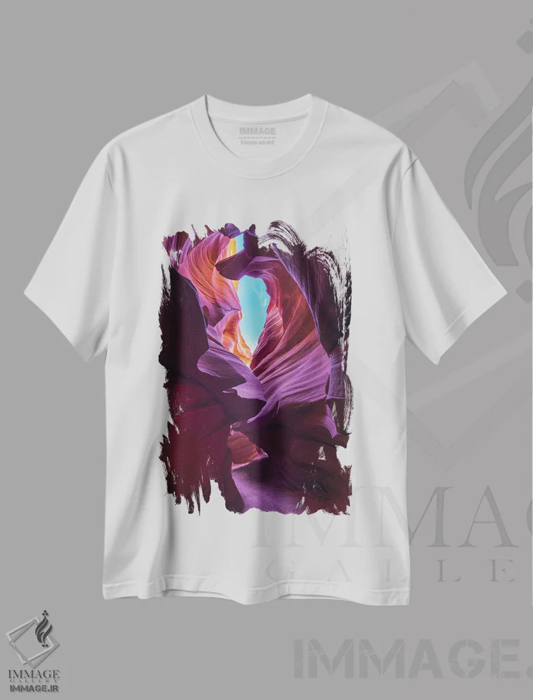 تیشرت سفید طرح دار پنجره بیابان، مدیوم اثر داستین لِفور | فروشگاه ایماژ