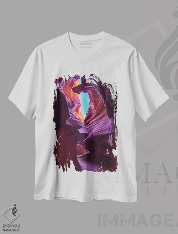 تیشرت سفید طرح دار پنجره بیابان، مدیوم اثر داستین لِفور | فروشگاه ایماژ