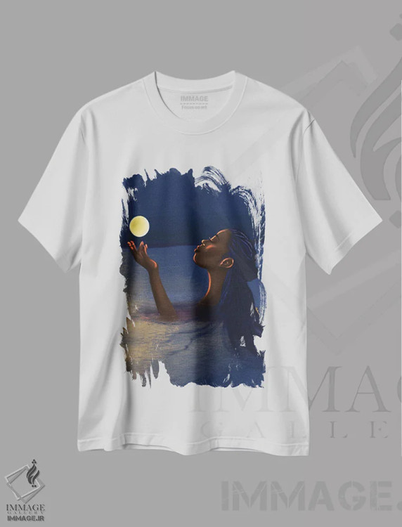تیشرت سفید طرح دار بر خلاف جریان، هنر آمریکایی آفریقایی تبار اثر دی لاشه آرتیستری | immage.ir