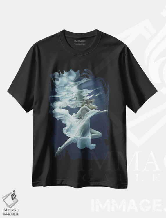 تیشرت مشکی طرح دار آب و هوا، عکاسی هنری فاخر اثر دمیتری لاودین | immage.ir