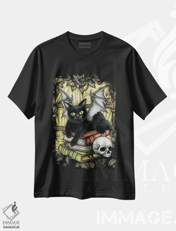 تیشرت مشکی طرح دار تعقیب کنندهٔ شب، دکوراسیون جایگزین اثر دیانا لوین | immage.ir