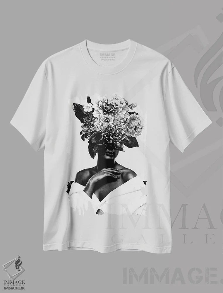 تیشرت سفید طرح دار زن با گل شماره ۲، هنر دیجیتال اثر دانیلو د آلکساندریا | فروشگاه ایماژ