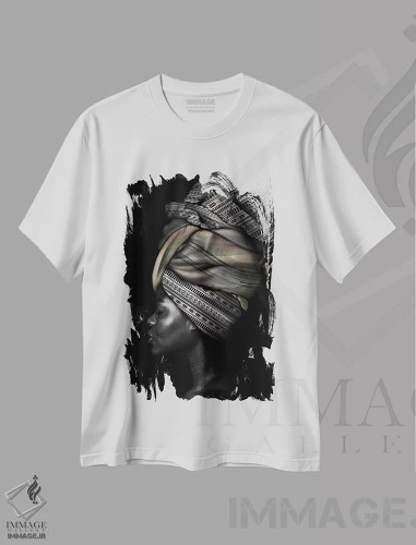 تیشرت سفید طرح دار زن آفریقایی، عکاسی ترکیبی اثر دانیلو د آلکساندریا | فروشگاه ایماژ
