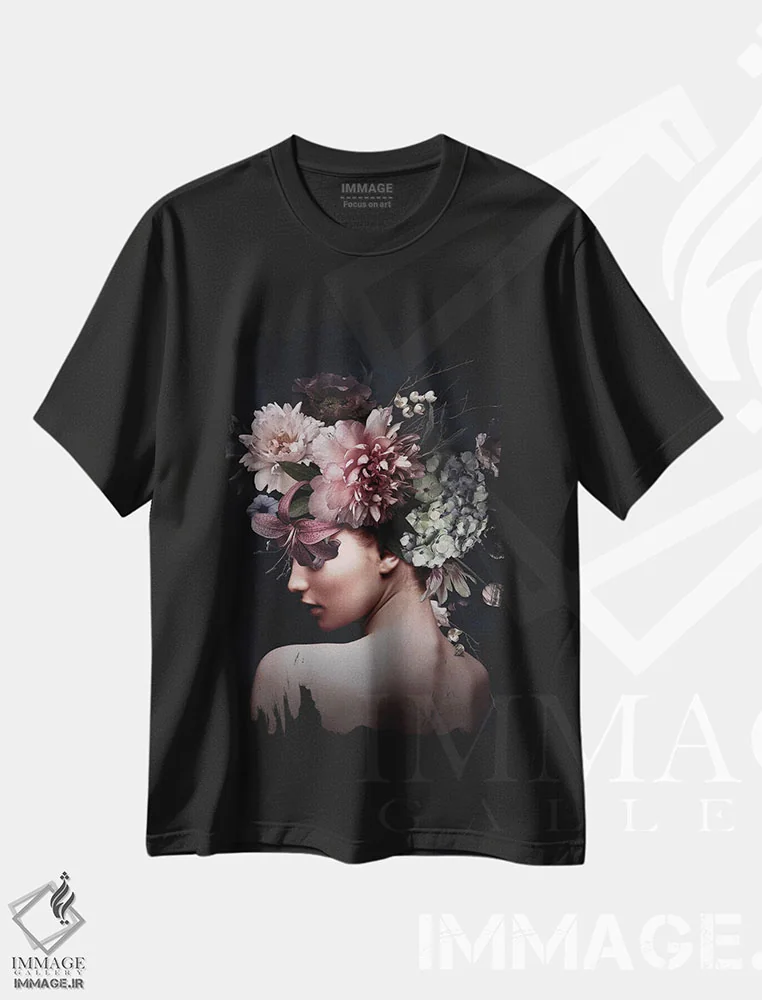 تیشرت مشکی طرح دار زنِ گلدار V، دکور معاصر اثر دانیلو د آلکساندریا | فروشگاه ایماژ