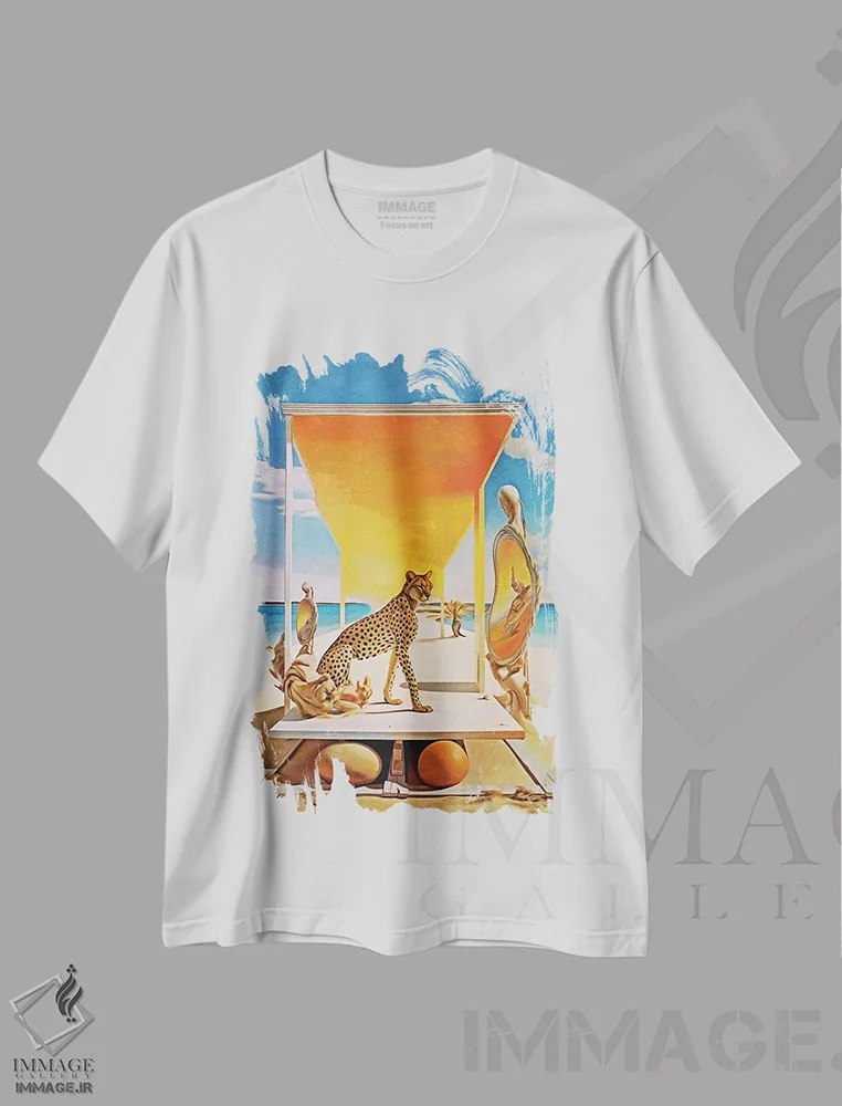 تیشرت سفید طرح دار سوررئالیسم؛ یوزپلنگ و آینه، هنر فاخر معاصر اثر دانیلو د آلکساندریا | immage.ir