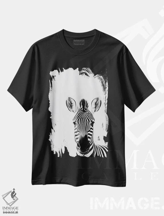 تیشرت مشکی طرح دار گورخر به سبک مینیمالیستی، عکاسی سیاه و سفید اثر دانیلو د آلکساندریا | فروشگاه ایماژ