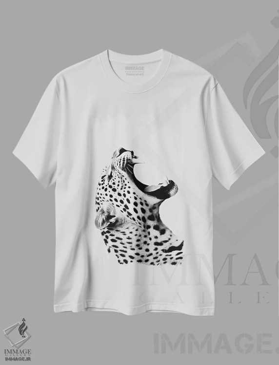 تیشرت سفید طرح دار جگوار به سبک مینیمالیستی، عکاسی سیاه و سفید اثر دانیلو د آلکساندریا | immage.ir