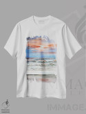 تیشرت سفید طرح دار ساحل در غروب آفتاب، دکور ساحلی اثر درک مک کری | فروشگاه ایماژ