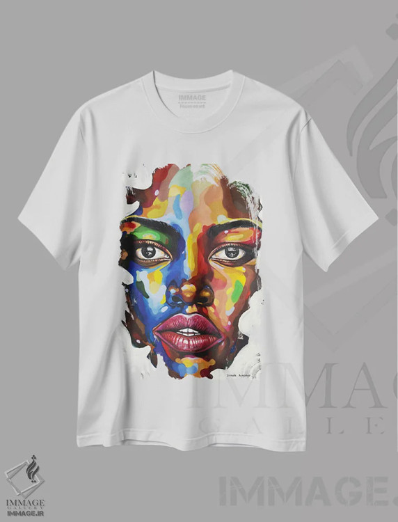 تیشرت سفید طرح دار انزوا، هنر آمریکایی آفریقایی تبار اثر دامولا آیگبایو | فروشگاه ایماژ