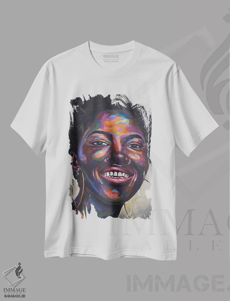 تیشرت سفید طرح دار علیه همهٔ احتمالات IX، دکور معاصر اثر دامولا آیگبایو | فروشگاه ایماژ