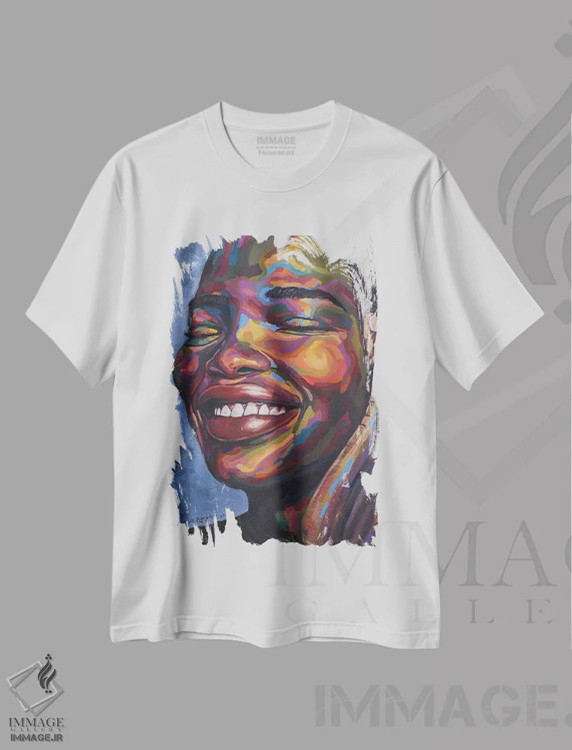 تیشرت سفید طرح دار سفرهای من IV، هنر آمریکایی آفریقایی تبار اثر دامولا آیگبایو | فروشگاه ایماژ