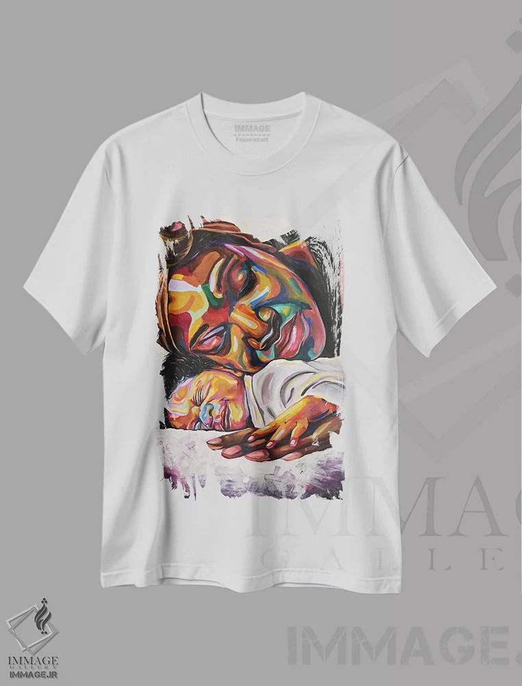 تیشرت سفید طرح دار پیوند مادری، هنر آمریکایی آفریقایی تبار اثر دامولا آیگبایو | immage.ir