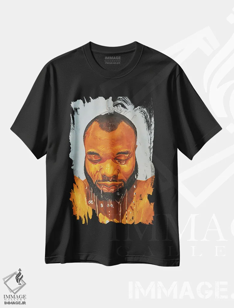تیشرت مشکی طرح دار خودنگاره، هنر آمریکایی آفریقایی تبار اثر دامولا آیگبایو | immage.ir