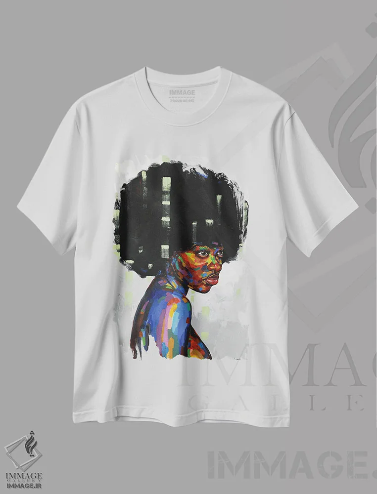 تیشرت سفید طرح دار سوی دیگر III، هنر آمریکایی آفریقایی تبار اثر دامولا آیگبایو | فروشگاه ایماژ