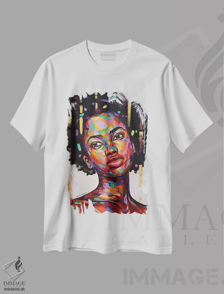 تیشرت سفید طرح دار آزاد اما گرسنه IV، هنر آمریکایی آفریقایی تبار اثر دامولا آیگبایو | immage.ir