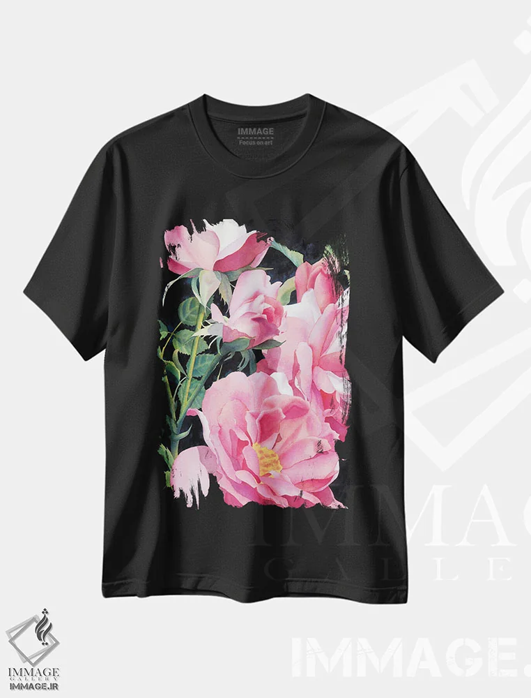 تیشرت مشکی طرح دار گل های صورتی فراتر از عادی، دکور معاصر اثر دیانا میلر-پیرس | immage.ir