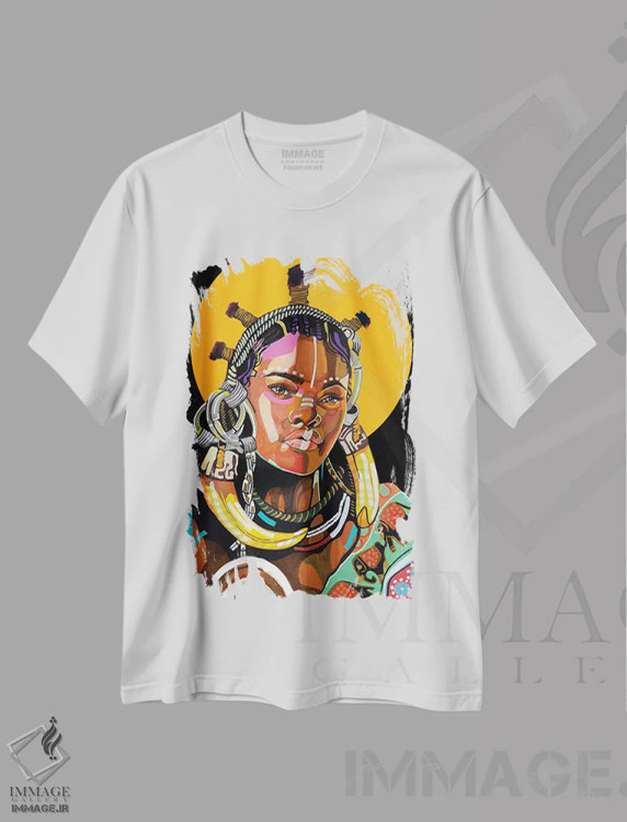 تیشرت سفید طرح دار ملکه سیاه است، هنر آمریکایی آفریقایی تبار اثر دومونیک براون | immage.ir