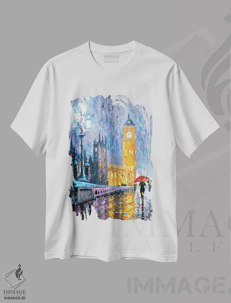 تیشرت سفید طرح دار لندن شبانه در باران، مدیوم اثر دمیتری اسپیروس | فروشگاه ایماژ